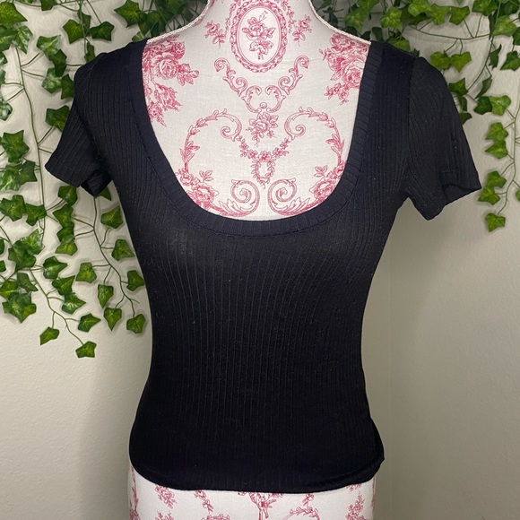 French Connection - Picture 2 of 2